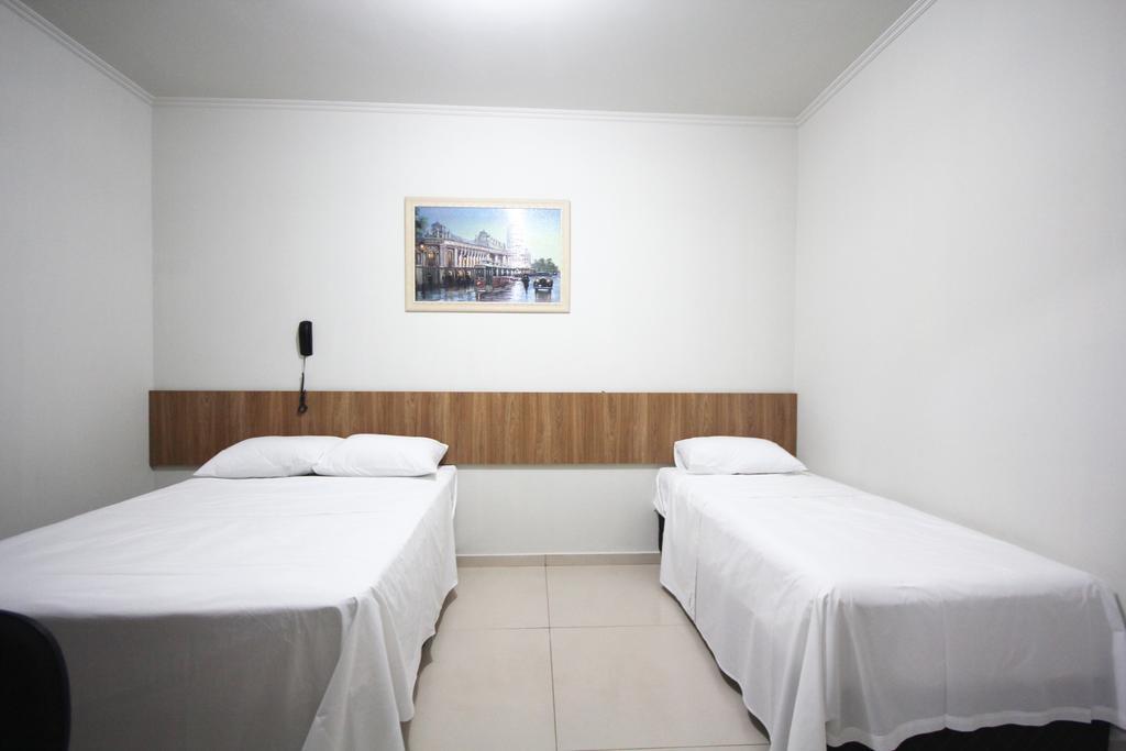 Esmeralda Inn Olimpia